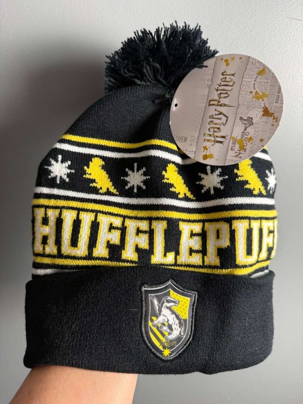 Harry Potter Hufflepuff Pom Pom Winter Hat NWT Unisex